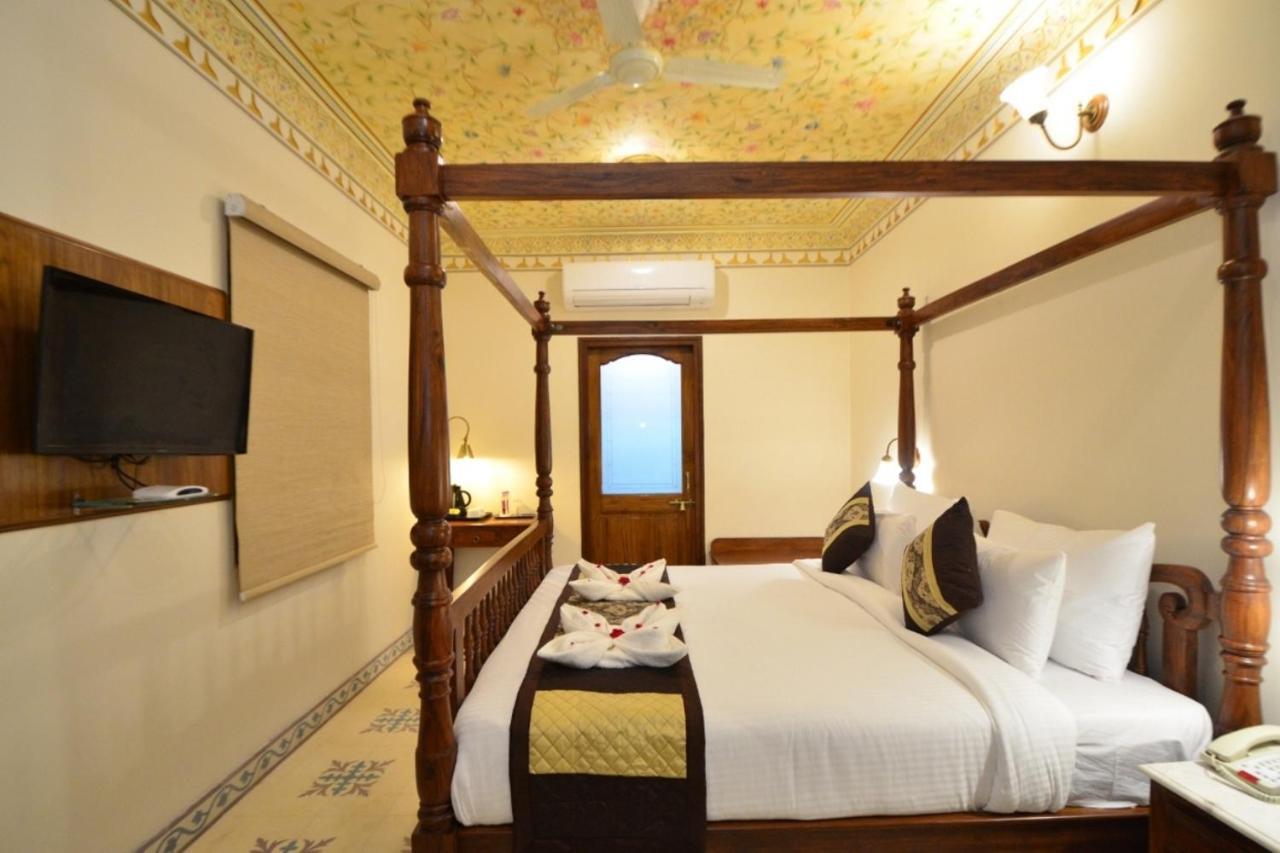 Nirbana Palace - A Heritage Hotel And Spa Dźajpur Zewnętrze zdjęcie