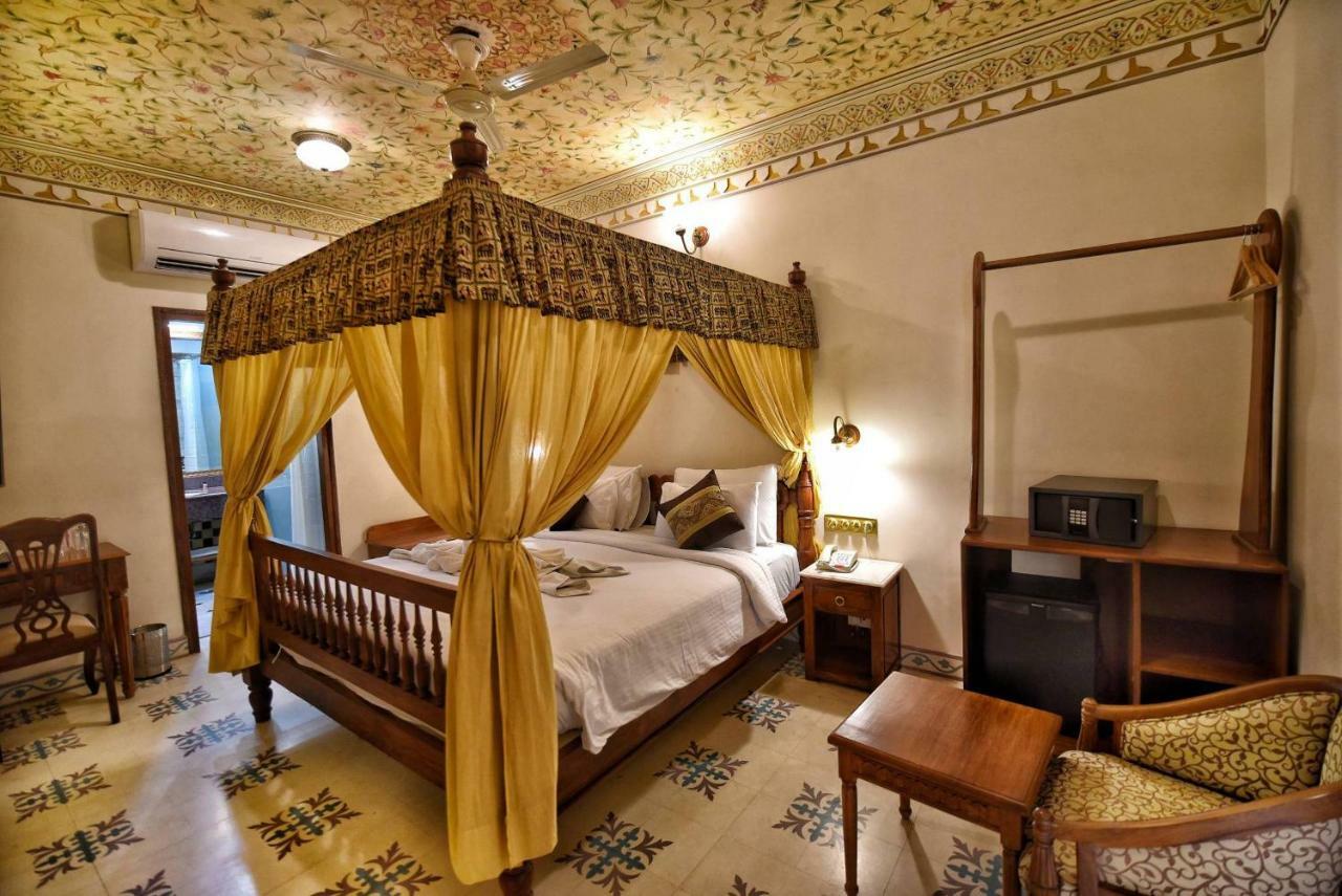 Nirbana Palace - A Heritage Hotel And Spa Dźajpur Zewnętrze zdjęcie